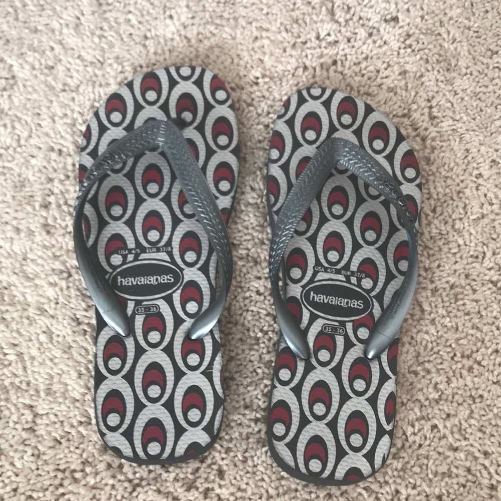 Silver Havianas flip-flops